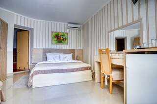 Гостиница Атрий Симеиз Номер комфорт с 1 двуспальной кроватью (с диваном)-7