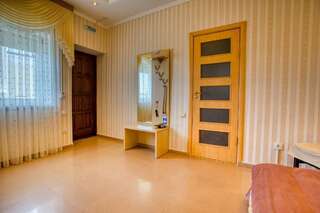 Гостиница Атрий Симеиз Номер люкс семейный с балконом-5