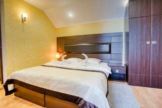 Гостиница Атрий Симеиз Номер стандарт семейный с 2 односпальными и 1 двуспальной кроватью-4