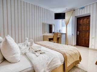 Гостиница Атрий Симеиз Классический трехместный номер-12