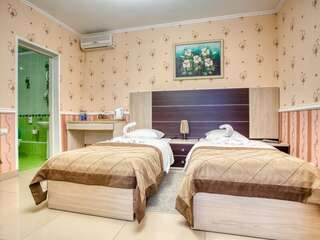 Гостиница Атрий Симеиз Классический трехместный номер-1